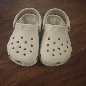 Toddler crocs